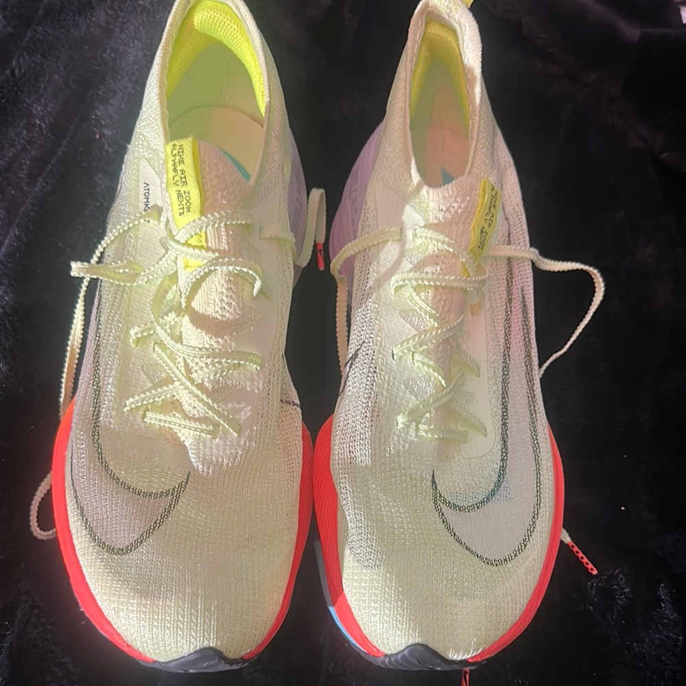 Nike Athletic Shoes Yellow and Red Performance Design